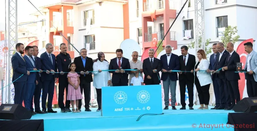 BAŞKAN İBRAHİM NACİ YAPAR, DİKMECE TOKİ KONUTLARI ANAHTAR TESLİM TÖRENİ’NE KATILDI BAŞKAN İBRAHİM NACİ YAPAR, DİKMECE TOKİ KONUTLARI ANAHTAR TESLİM TÖRENİ’NE KATILDI