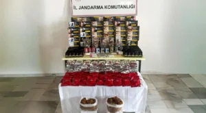 JANDARMA BİR İŞYERİNDE MAKARON, SİGARA TÜTÜNÜ VE ELEKTRONİ SİGARA YAKALADI