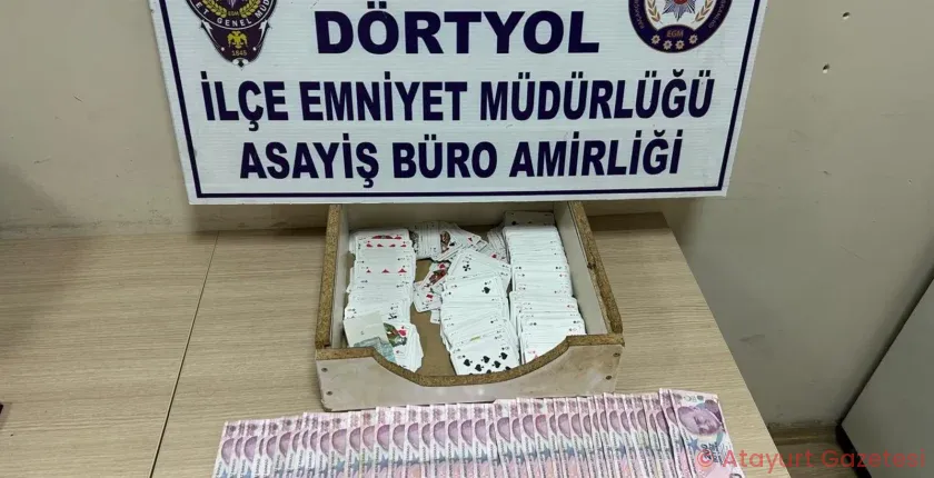 DÖRTYOL’DA KUMAR OYNAYAN 13 KİŞİYE 110 BİN LİRA CEZA DÖRTYOL’DA KUMAR OYNAYAN 13 KİŞİYE 110 BİN LİRA CEZA