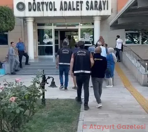 HATAY’DA ÇEŞİTLİ SUÇLARDAN ARANAN 15 KİŞİ YAKALANDI HATAY’DA ÇEŞİTLİ SUÇLARDAN ARANAN 15 KİŞİ YAKALANDI