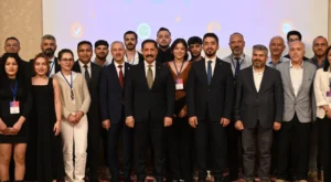 PEDAGOJİK YAKLAŞIMLARLA DEZENFORMASAYONLA  MÜCADELE HATAY ÇALIŞTAYI DÜZENLENDİ