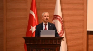 MUSTAFA KEMAL ÜNİVERSİTESİ KALİTE KOMİSYONU: SÜREKLİ İYİLEŞME YOLUNDA KALİTE  BAŞLIĞIYLA BİR ARAYA GELDİ