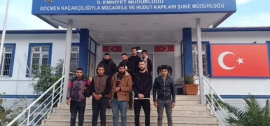 ANTAKYA GÜZELBURÇ’TA KOVALAMACA SONUCU DURDURULAN ARAÇTA 9 GÖÇMEN YAKALANDI