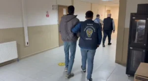 ÇEŞİTLİ SUÇLARDAN ARANAN 5 BEŞ KİŞİ YAKALANDI