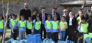 ANTAKYA BELEDIYESI ÖĞRENCİLERLE BİRLİKTE AMBALAJ ATIKLARI TOPLAMA ETKİNLİĞİ GERÇEKLEŞTİRDİ
