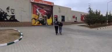 ARANAN BİR KİŞİ DEFNE SUBAŞINDA YAKALANDI