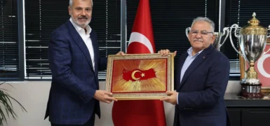 BAŞKAN MEMDUH BÜYÜKKILIÇTAN BAŞKAN MEHMET ÖNTÜRK’E ZİYARET