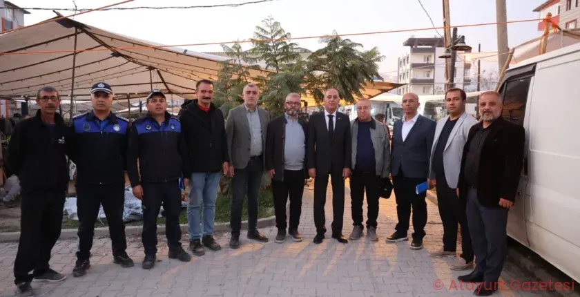 BAŞKAN İBRAHİM NACİ YAPAR, SOSYETE PAZARI’NDA ESNAF VE VATANDAŞLARLA BULUŞTU