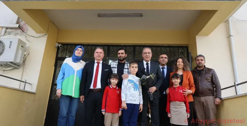 BAŞKAN YAPAR, 24 KASIM ÖĞRETMENLER GÜNÜ’NDE ÖĞRETMENLERİ ZİYARET ETTİ