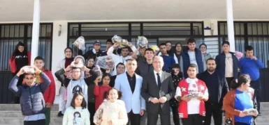 BAŞKAN YAPAR, ÖZEL EĞİTİM UYGULAMA OKULU’NDA ÖĞRENCİLERLE BULUŞTU