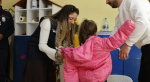 HATAY BÜYÜKŞEHİR BELEDİYESİ’NDEN  ÖZEL ÖĞRENCİLERE KIYAFET VE MONT DESTEĞİ